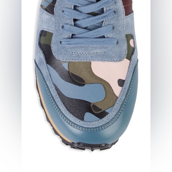 EUC Women’s Size 6.5 Valentino Garavani Rockrunner Sneakers In Hawaiian Culture - Picture 4 of 16